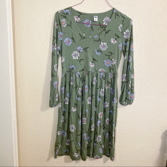 Long sleeve vneck fit & flare dress, floral print - Picture 2 of 5
